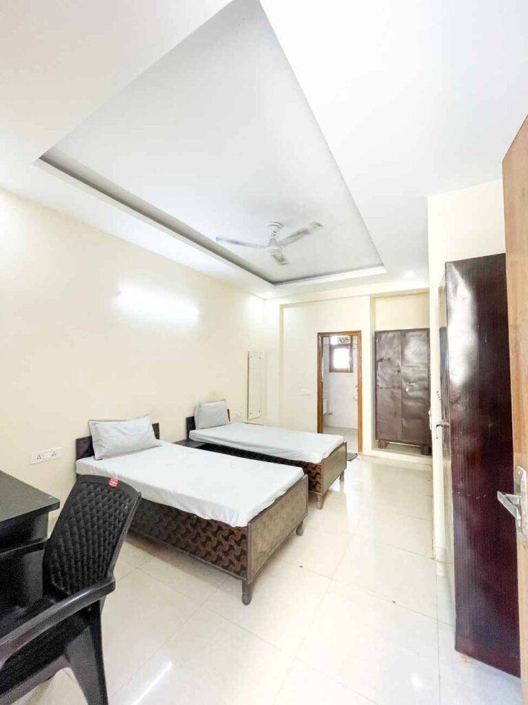 Girls PG in Sector 23A with Fully Furnished