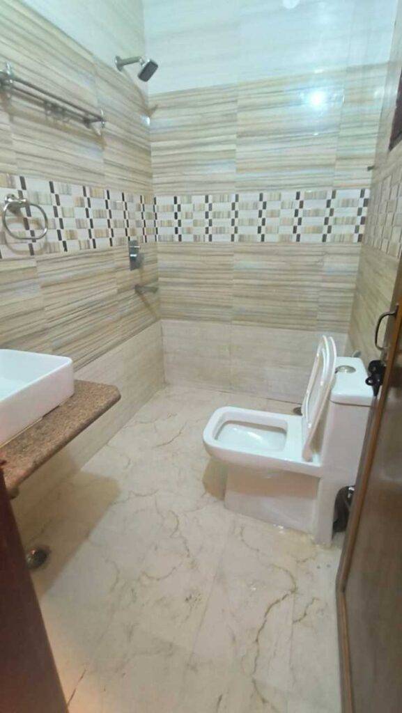 1 RK Space in Sector 40